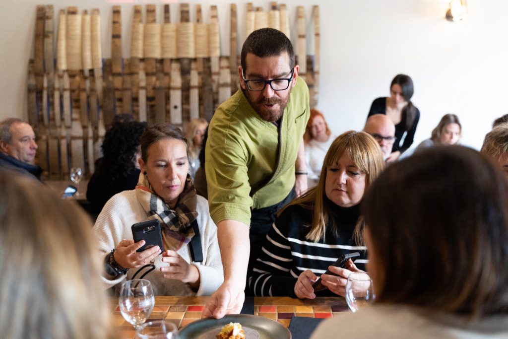 Showcooking de Jorge Romero en la Bodega Artomaña